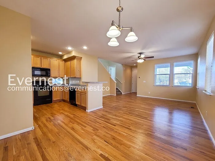 3 bed, 2.5 bath, 1350 sqft, $2,995 — Photo 3