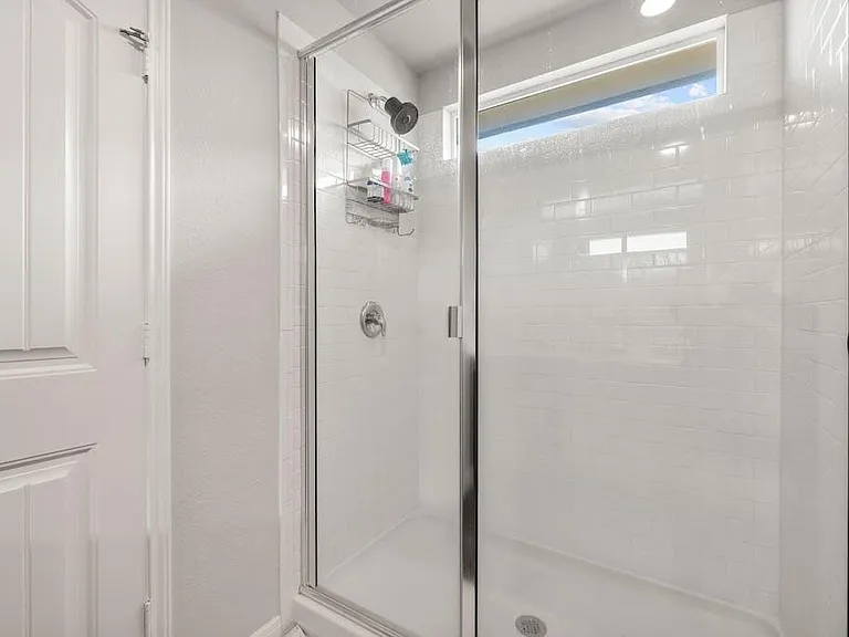 14013 Heywood Dr — Photo 24