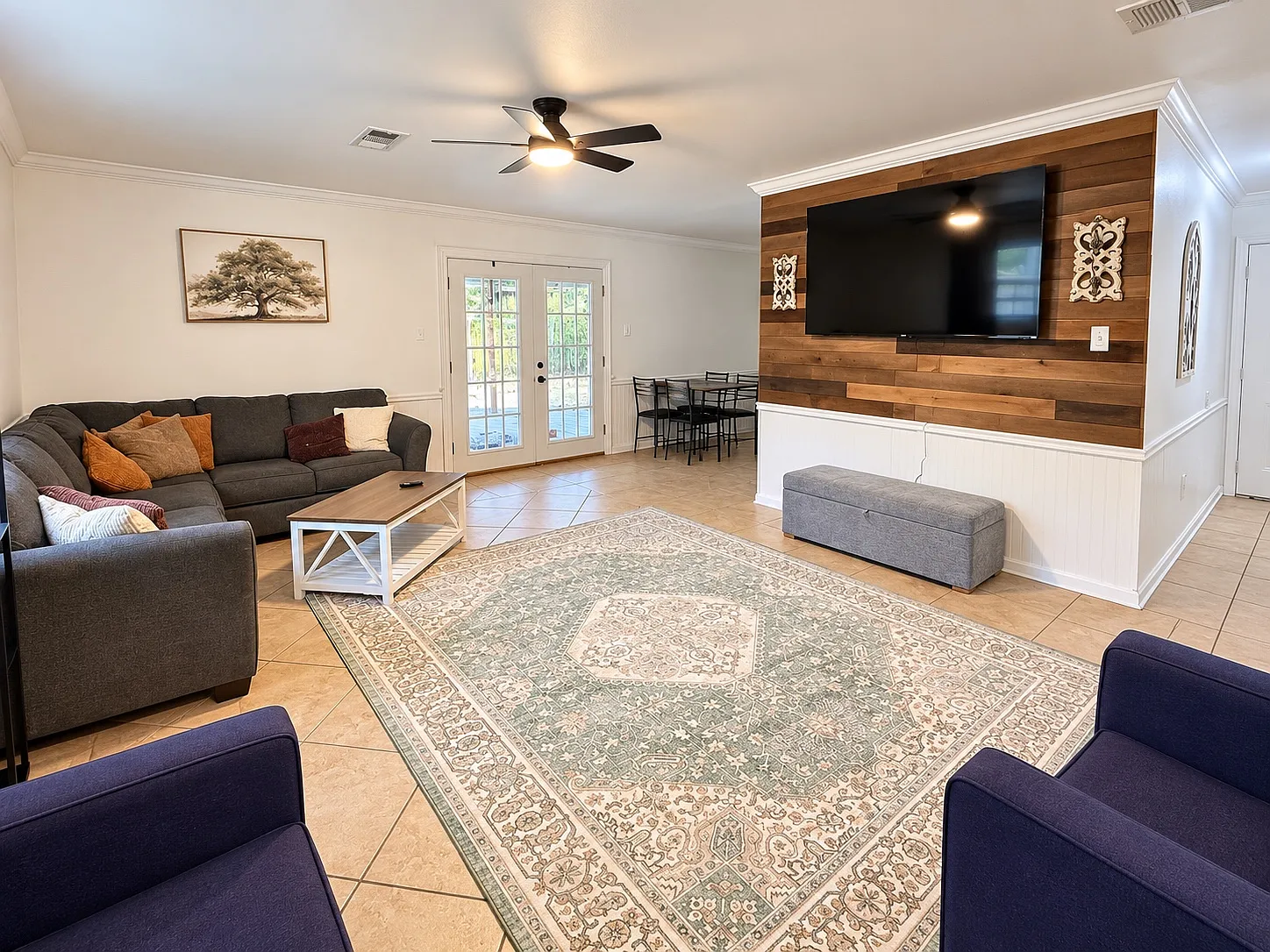3 bed, 1315 sqft, $3,000 — Photo 1