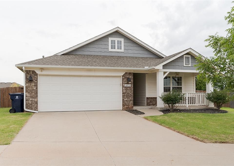 1st image of 15733 Gunnison Dr