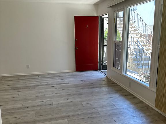 4th image of 833 11th St APT 3