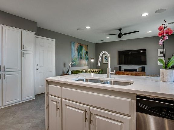 5th image of 608 Bondstone Dr
