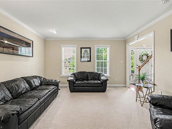 5th image of 563 Garden Valley Dr