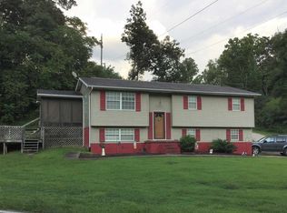 13 Outlook Point Dr, Milton, WV 25541