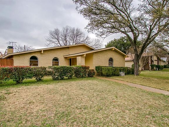 2nd image of 3313 Country Club Dr