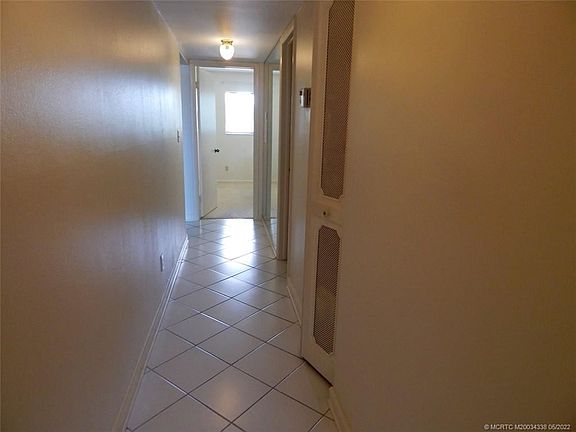 4th image of 175 SE Saint Lucie Blvd APT F117
