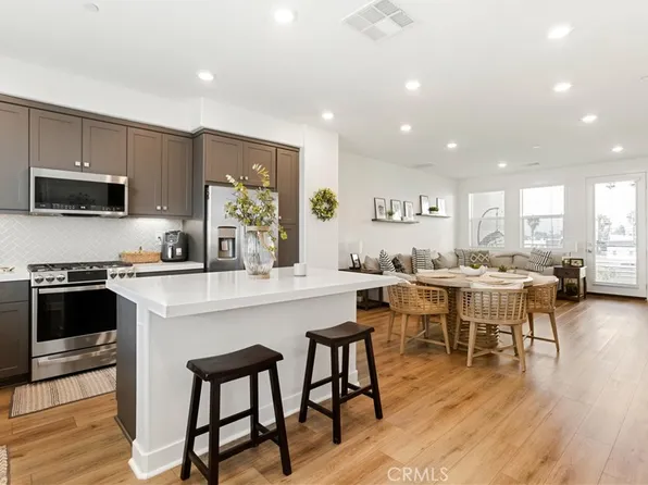 1645 W Lincoln Ave, Anaheim, CA 92801