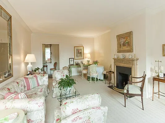 Sold by Sotheby's International Realty | media 10
