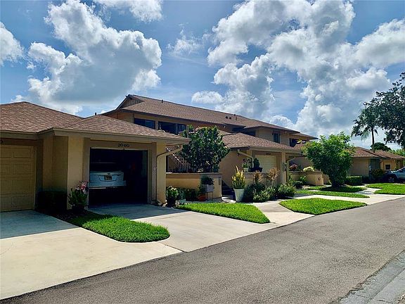 3rd image of 2060 Oakridge Cir #B-6