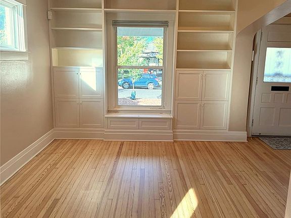 5th image of 3042 N Vine Street