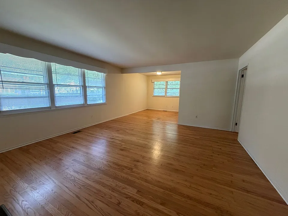 1312 Ridge Rd