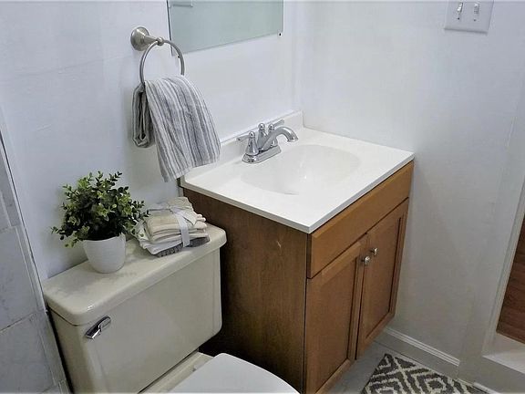 5th image of 1622 NE Luck Ave