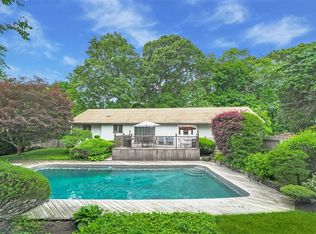 17 Kingsley Rd, Huntington, NY 11743