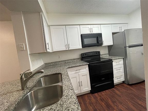 3rd image of 241 Afton Sq Unit 201