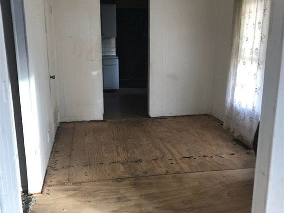 4th image of 410 N Alleghany St