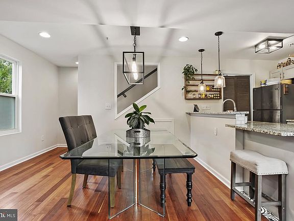 5th image of 1377 K St SE APT 2