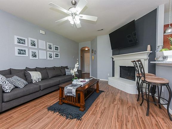 4th image of 2827 Seastrand Ln