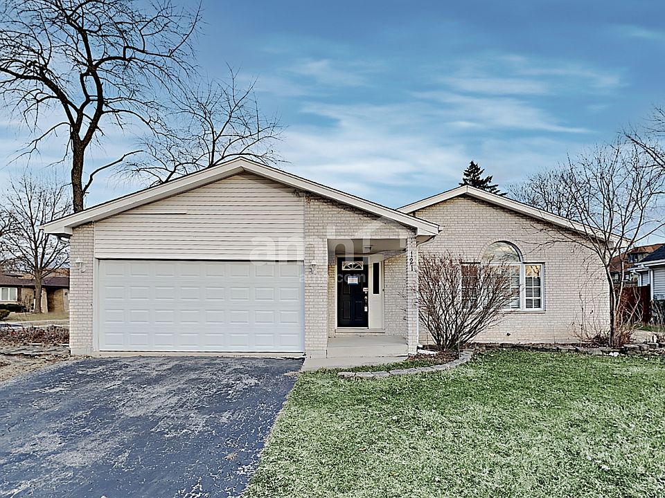 1st image of 121 Valleywood Dr
