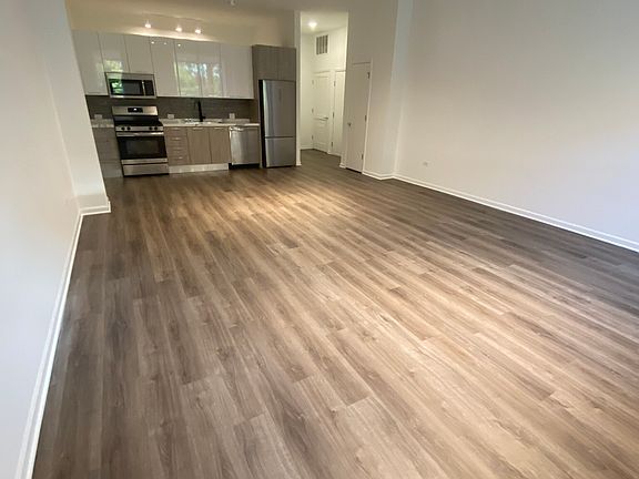 2nd image of 2550 S Wabash Ave #208