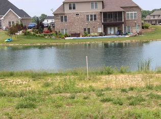 8600 Angel Dr, Newburgh, IN 47630