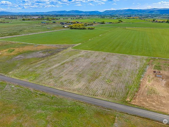 3rd image of 350 Green Canyon Lane