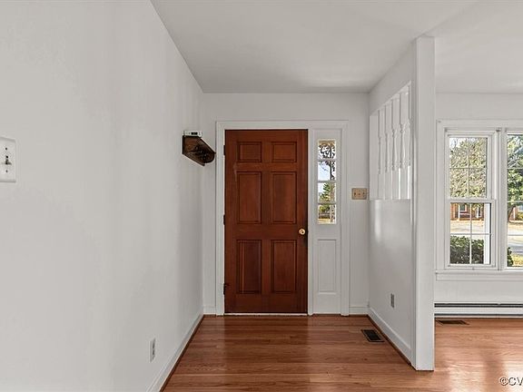 5th image of 7490 Lexington Dr