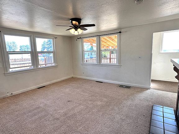 3rd image of 232 N Quincy Ave