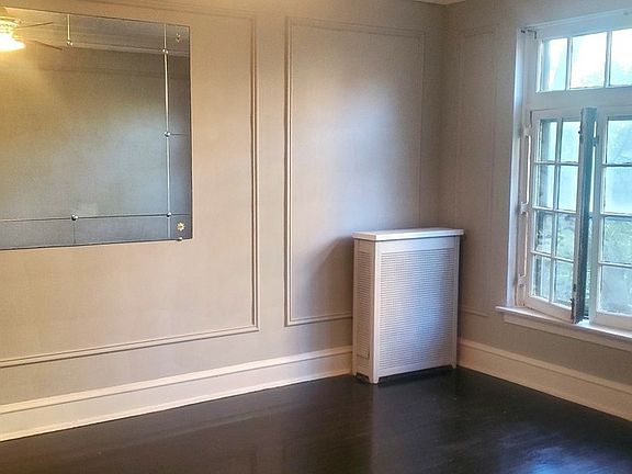 4th image of 6906 S Oglesby Ave #C3