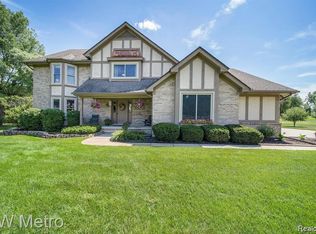 6886 Vail Ct, Clarkston, MI 48348