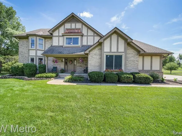 6886 Vail Ct, Clarkston, MI 48348