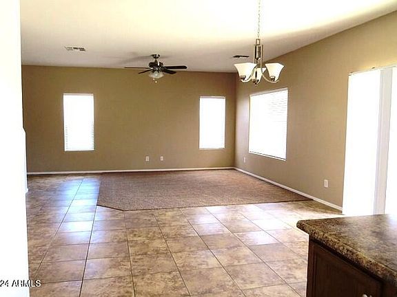 4th image of 1209 W VINEYARD PLAINS Drive