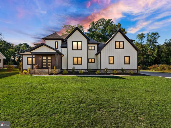 5524 Summit St, Centreville, VA 20120