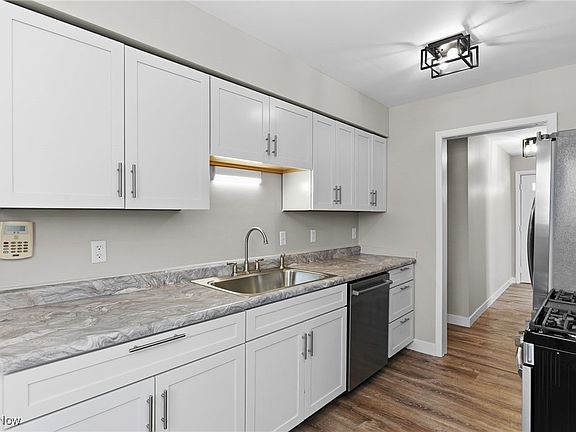 2nd image of 5576 Cumberland Dr