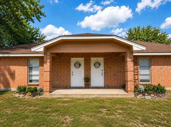 406 W Oak St, Highlands, TX 77562