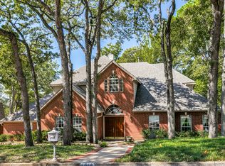 1814 Woodridge Dr, Arlington, TX 76013