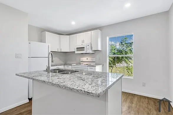 901 Bessie St #205 — Photo 7