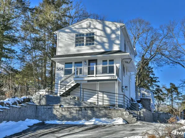 584 Lakeshore Dr, Hewitt, NJ 07421