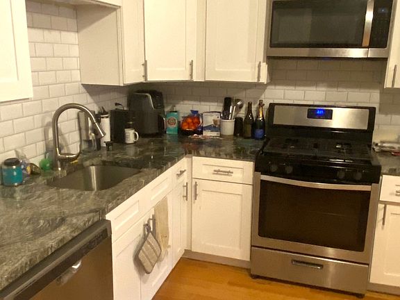 3rd image of 3145 N Kenmore Ave