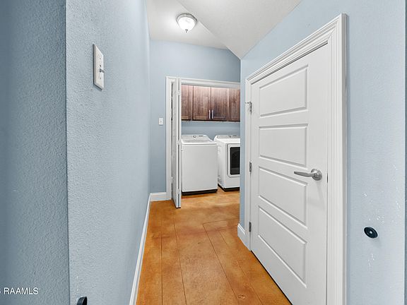 5th image of 128 Saint Germaine Cir