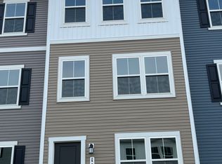 19 Brookfield Mews, Ranson, WV 25438