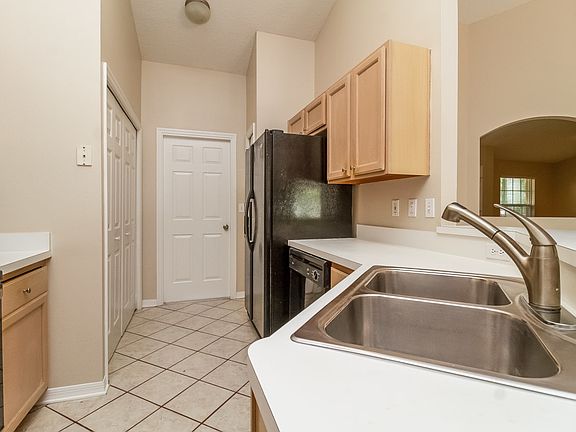 5th image of 10334 Carlson Cir