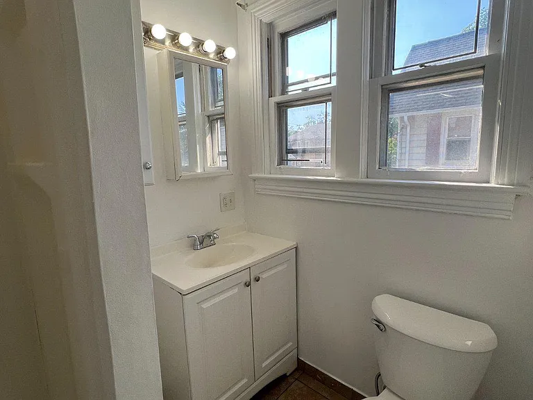 724 Parry Ave #B — Photo 12