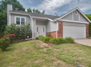 316 Woodland Hill Ct, Ballwin, MO