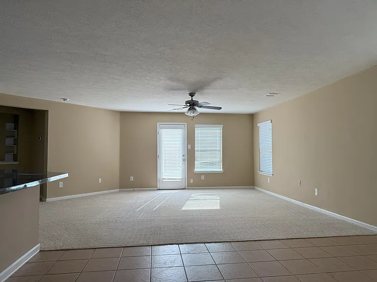 2914 Acorn Oaks Dr — Photo 5