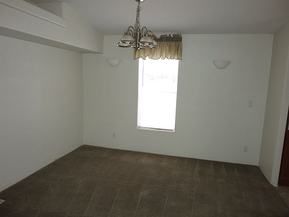 3rd image of 728 W Vance Dr