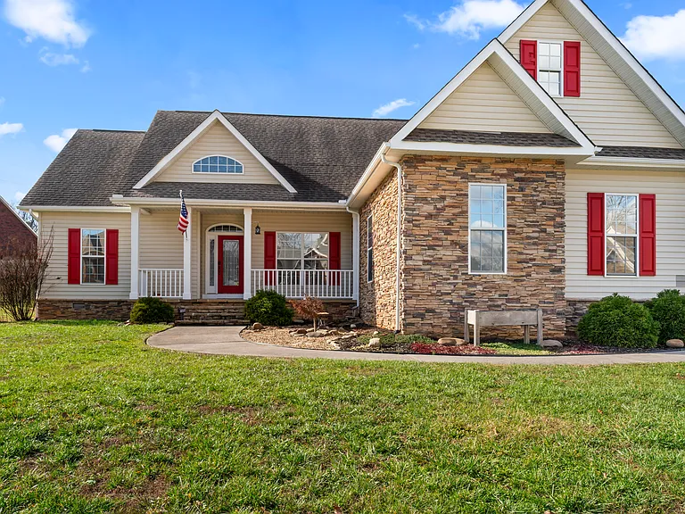 310 Cranfield Dr — Photo 2