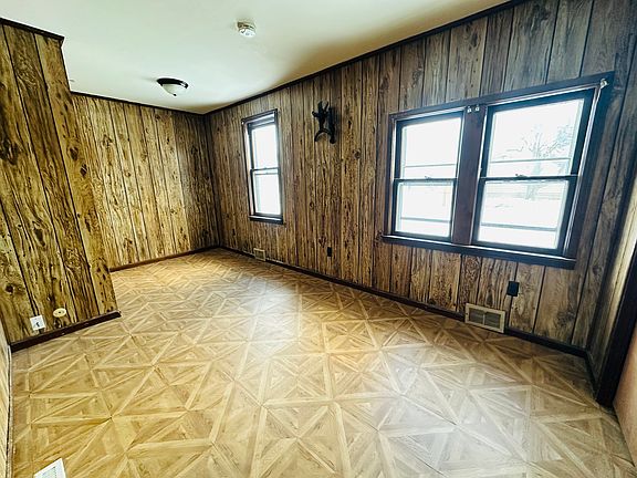 3rd image of 12460 Georgiana Ave