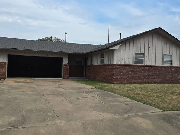 1014 Meadowbrook Ln, Prague, OK 74864