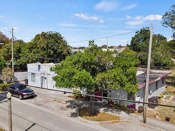 5th image of 1504 N Sapodilla Avenue