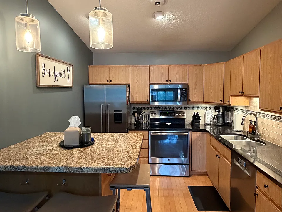 3470 Parkwild Dr #10